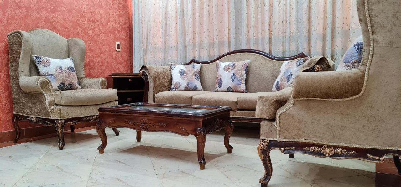 Comfy 3 Bedrooms Apartment In Cairo 96 Exteriör bild