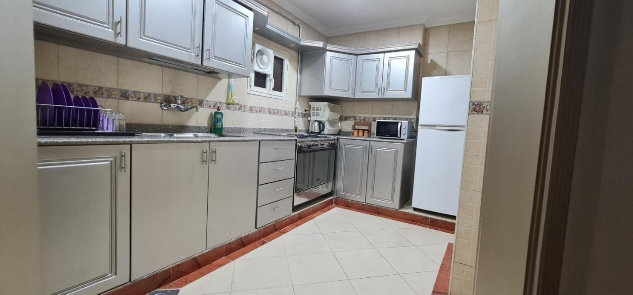 Comfy 3 Bedrooms Apartment In Cairo 96 Exteriör bild