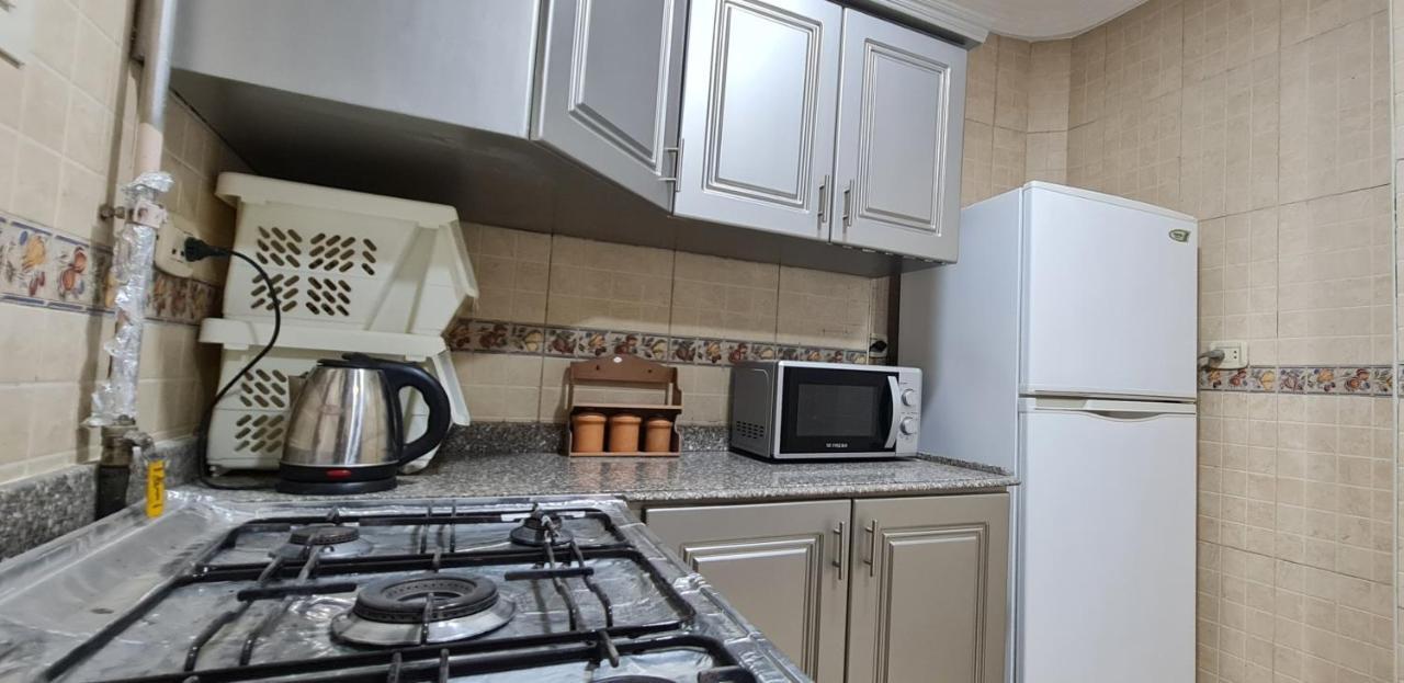 Comfy 3 Bedrooms Apartment In Cairo 96 Exteriör bild